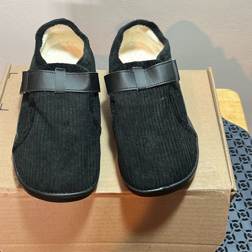 House Slippers.  Size:9.5